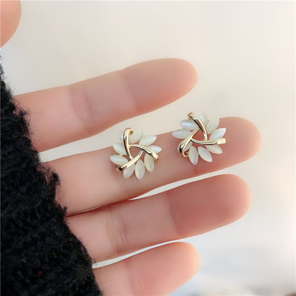 Opal Petal Ohrstecker Paar