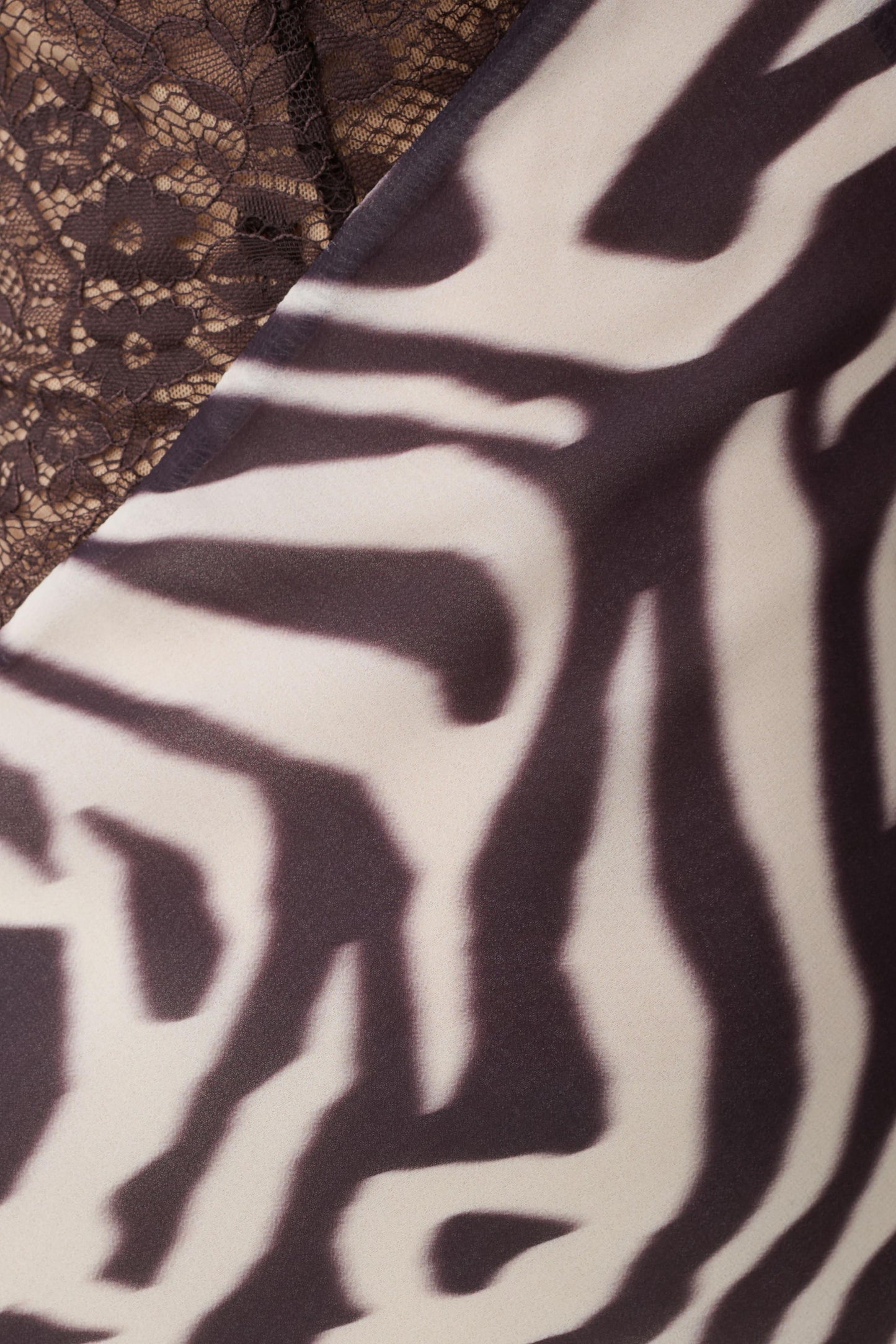 Angeline Spitzen- und Chiffon-Maxikleid - Abstrakter Zebra-Print