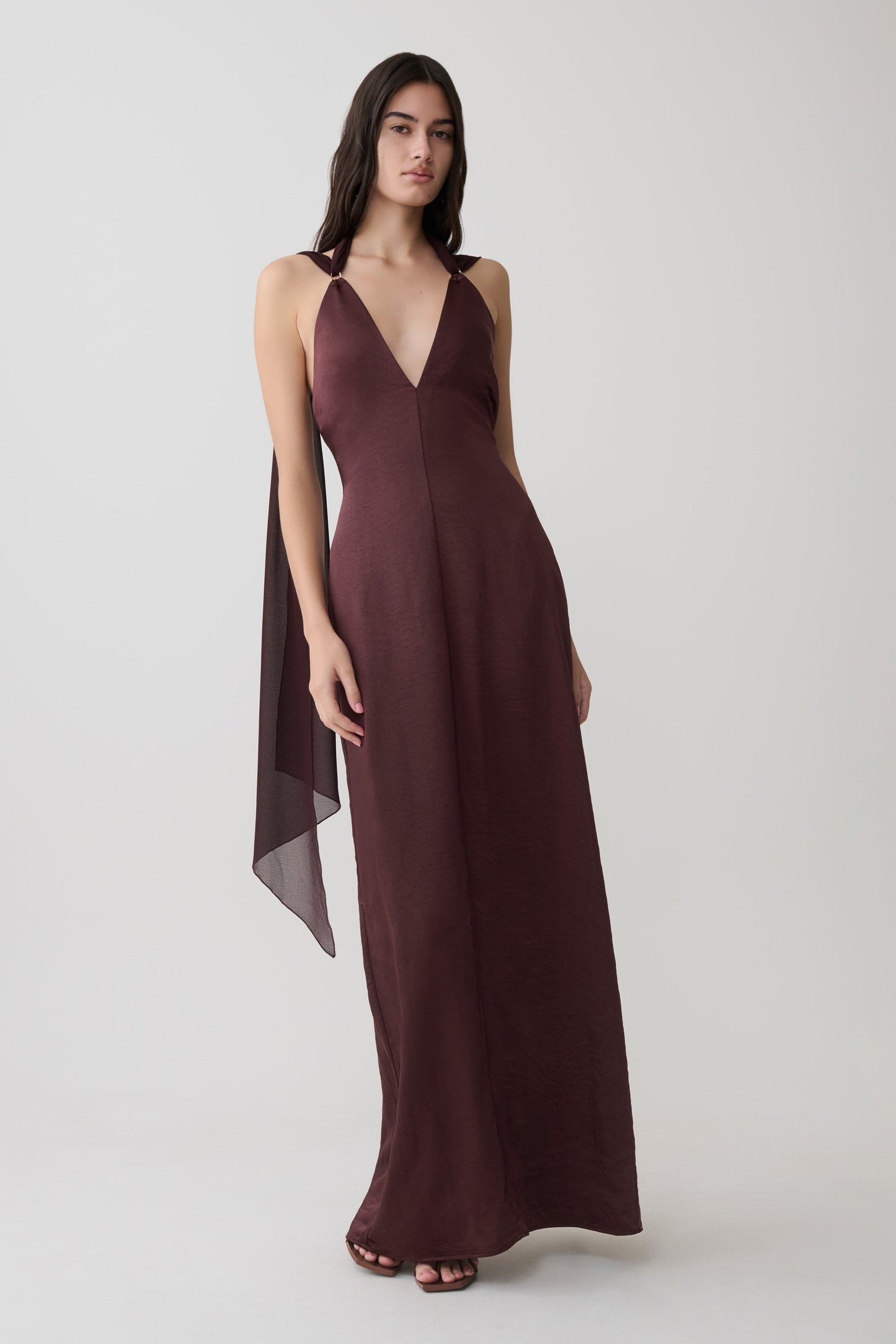 Myla Draped Shoulders Satin Maxi Kleid - Schokolade