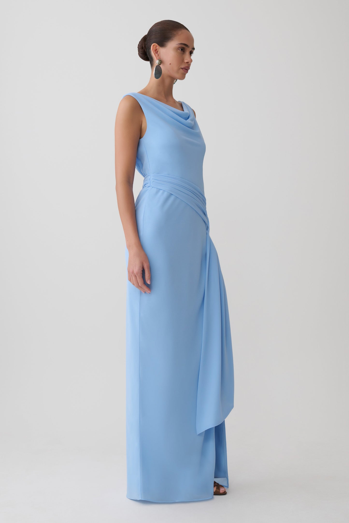 Marjorie Draped Back Chiffon Maxi Kleid - Himmelblau