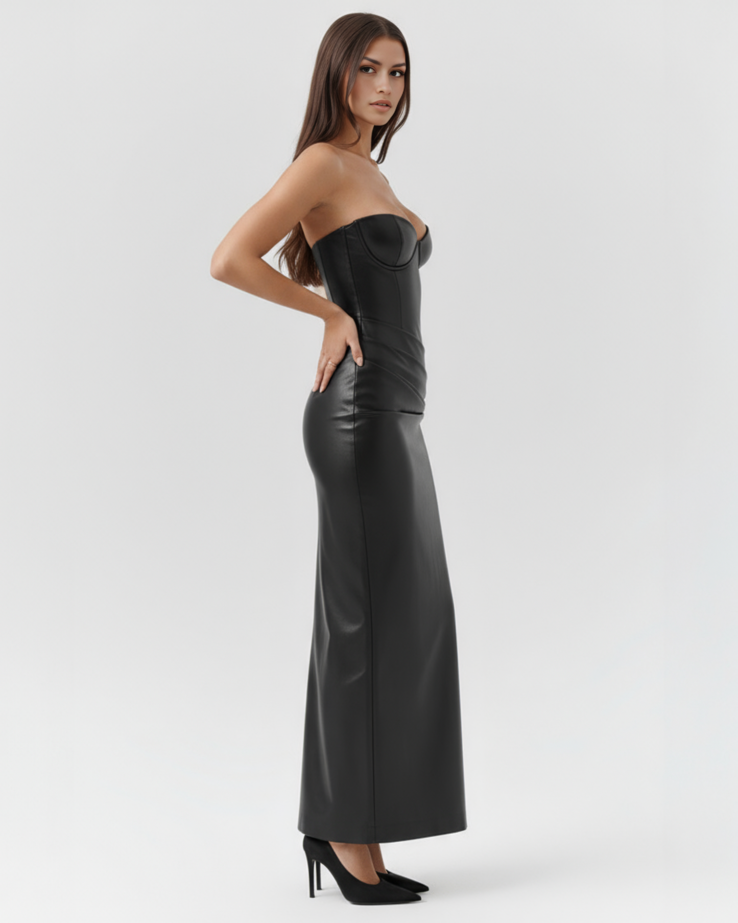 Langes Kleid im Lederlook mit schulterfreiem Ausschnitt