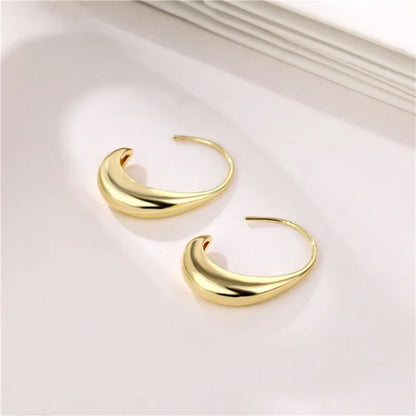 Goldene Drop Hoop Ohrringe