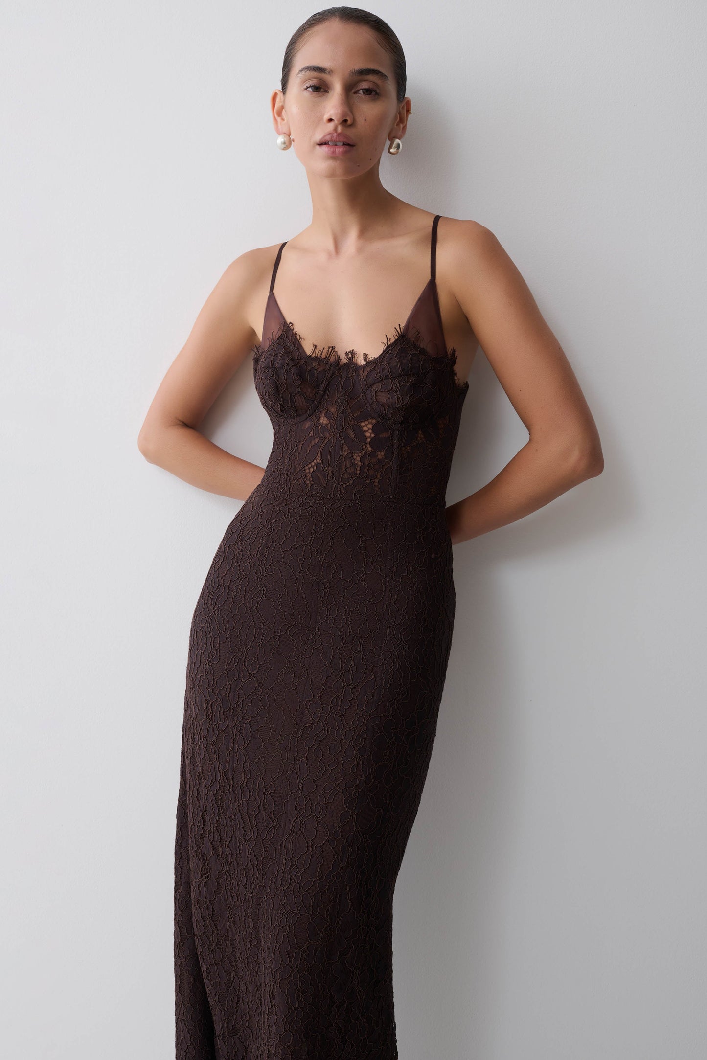 Ottilie Spitzen- und Netz-Midi-Kleid - Dunkle Schokolade