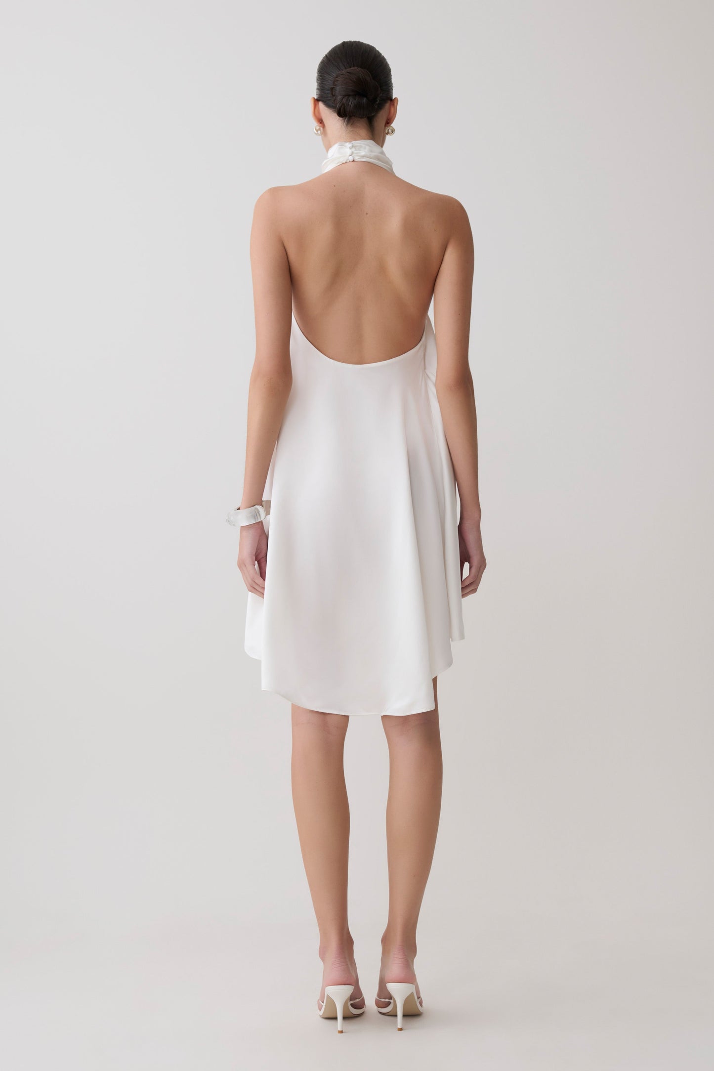 Sydney Asymmetrisches Satin-Halter-Mini-Kleid - Elfenbein