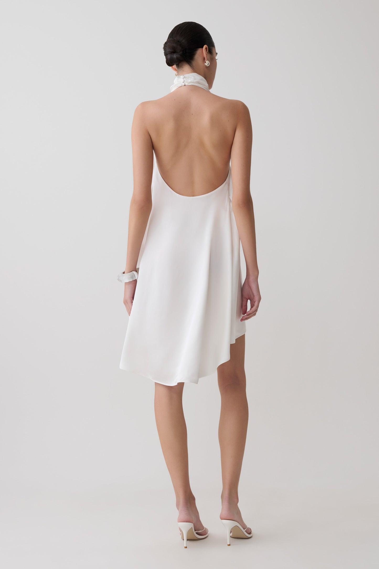 Sydney Asymmetrisches Satin-Halter-Mini-Kleid - Elfenbein