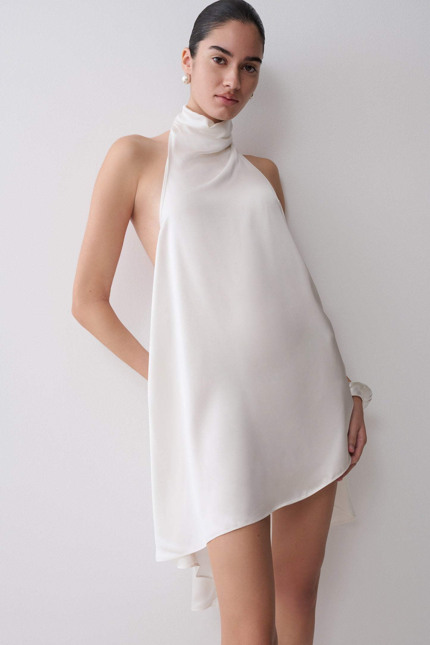 Sydney Asymmetrisches Satin-Halter-Mini-Kleid - Elfenbein