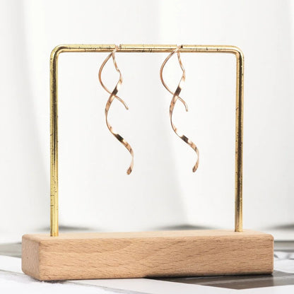 Goldene Spiralohrringe aus Edelstahl