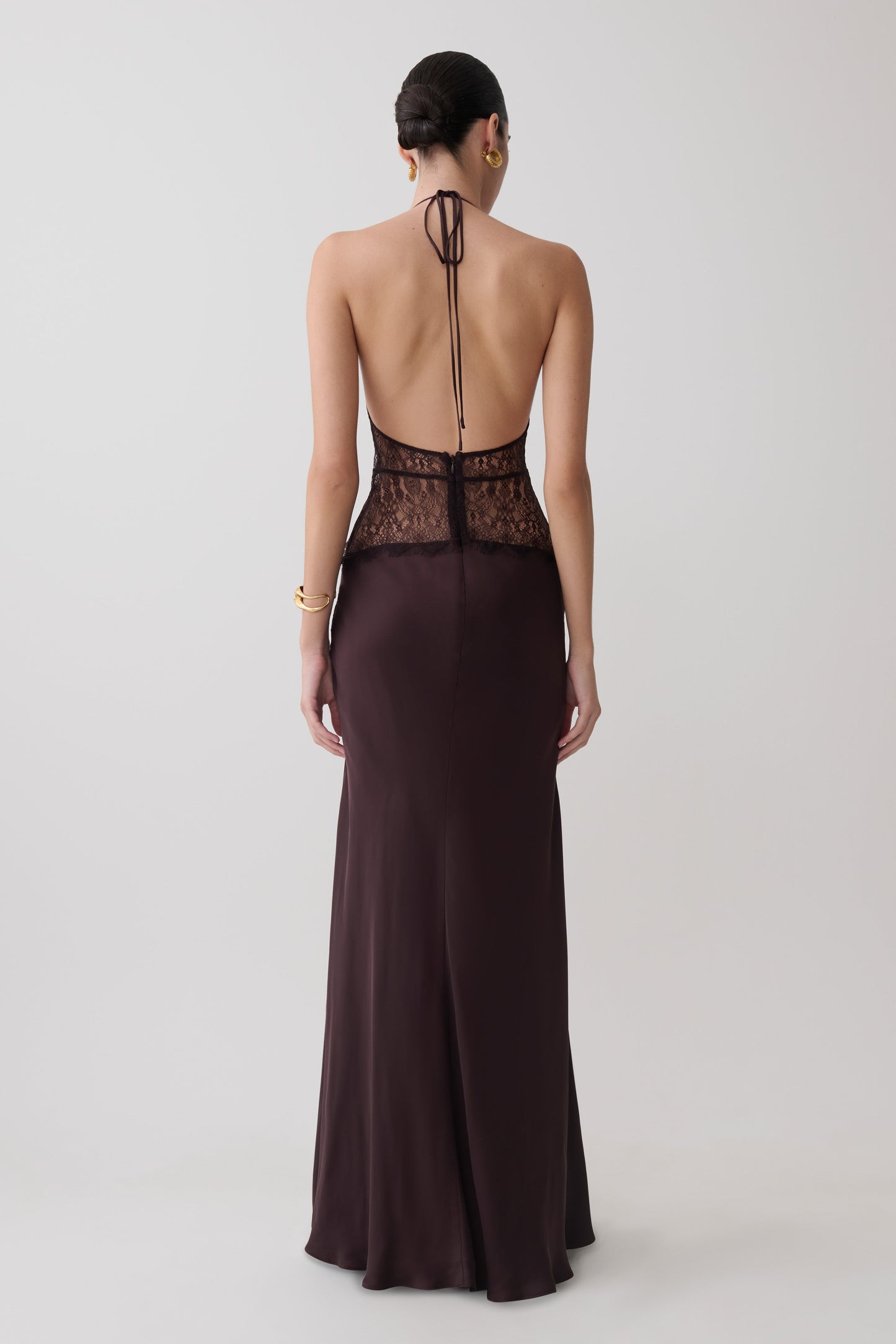 Dinah Spitze und Satin Maxikleid - Schokolade