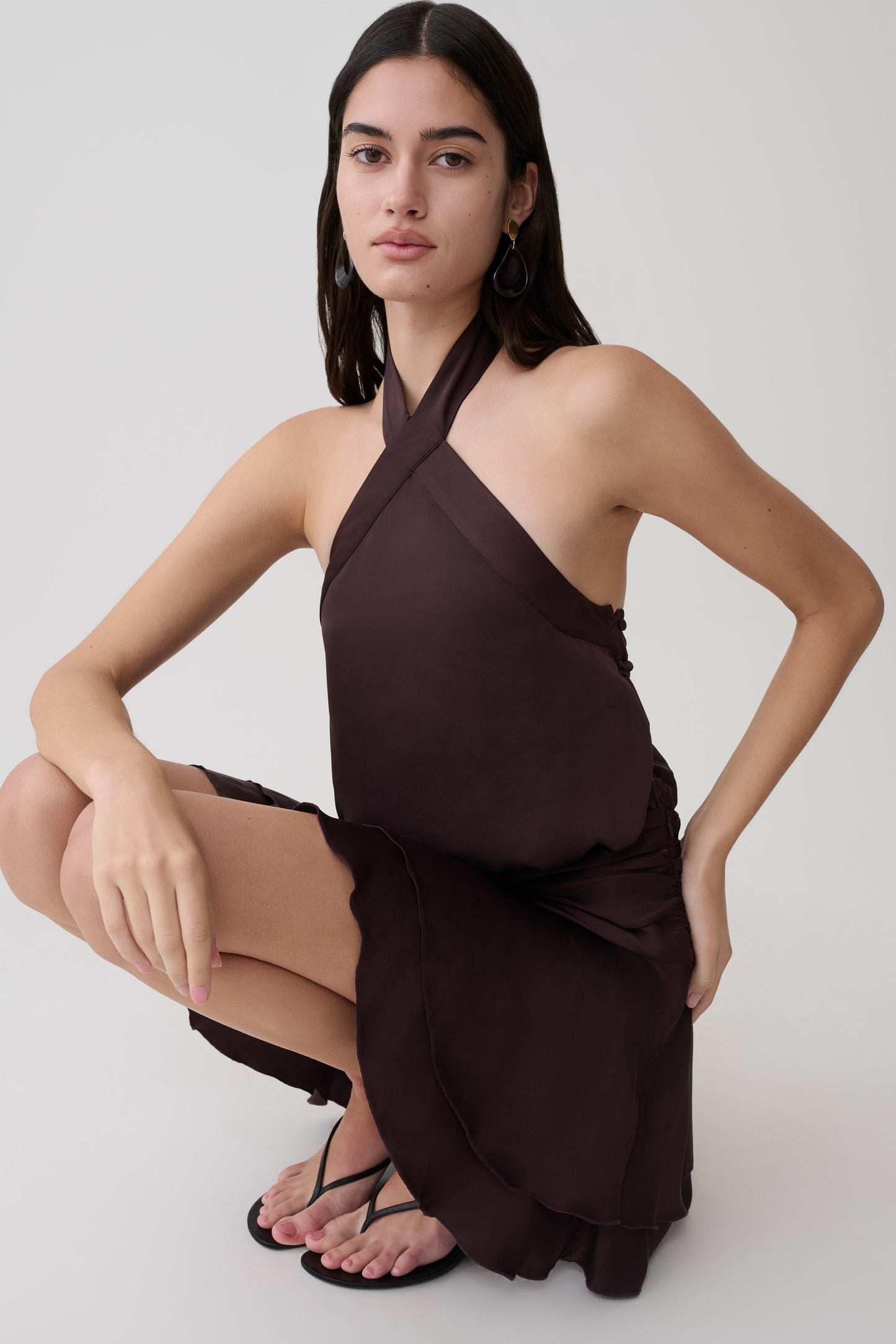 Poppy Satin Halter Mini Kleid - Schokolade