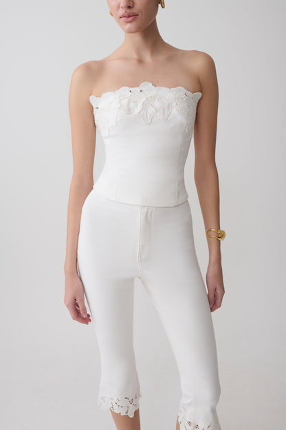 Tillie Blumenstickerei Strapless Denim Top - Weiß