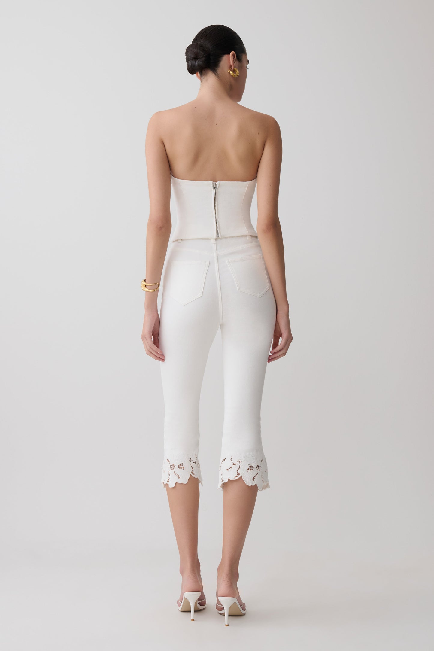 Tillie Blumenstickerei Strapless Denim Top - Weiß