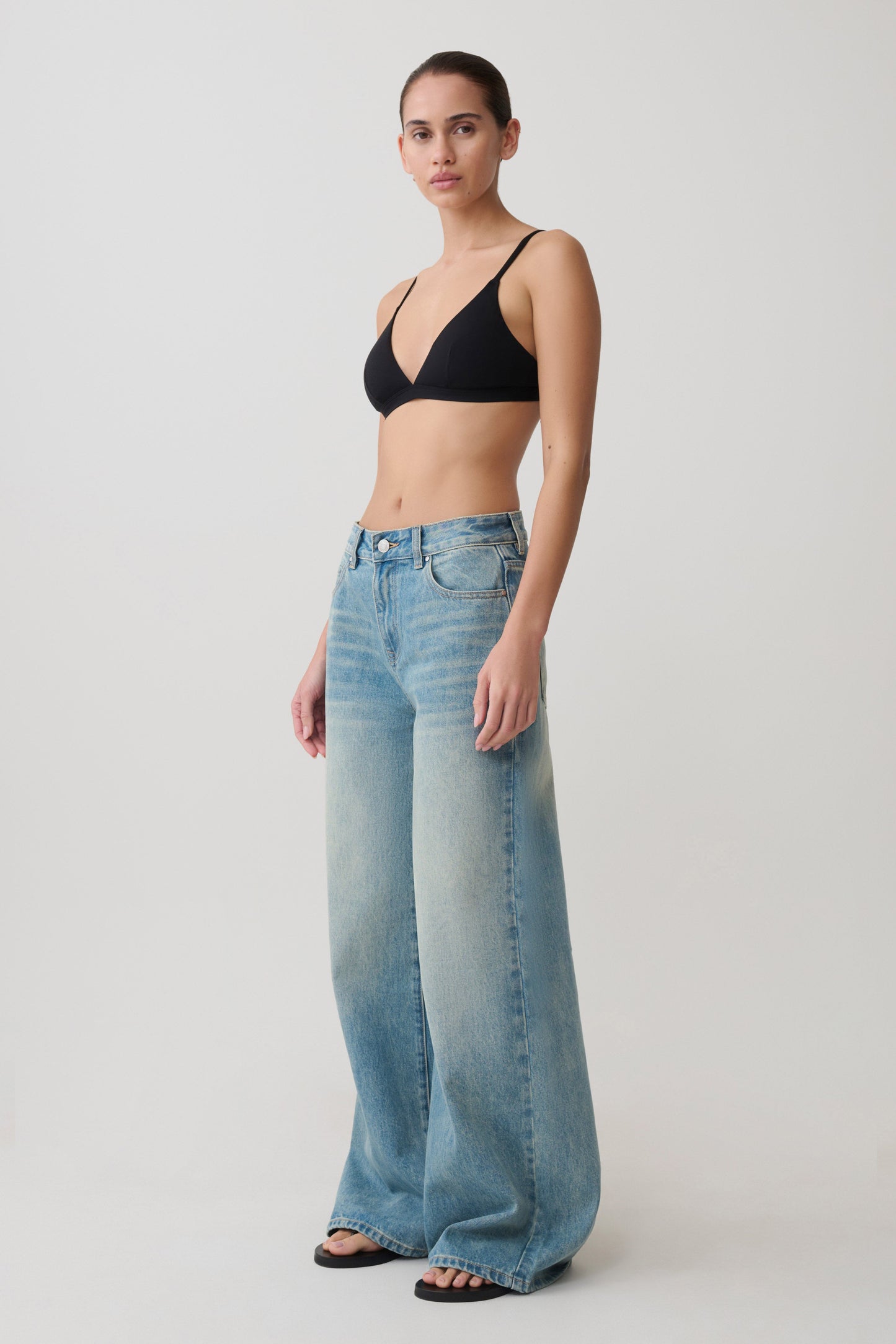 Kels Micro Triangle Bralette - Schwarz