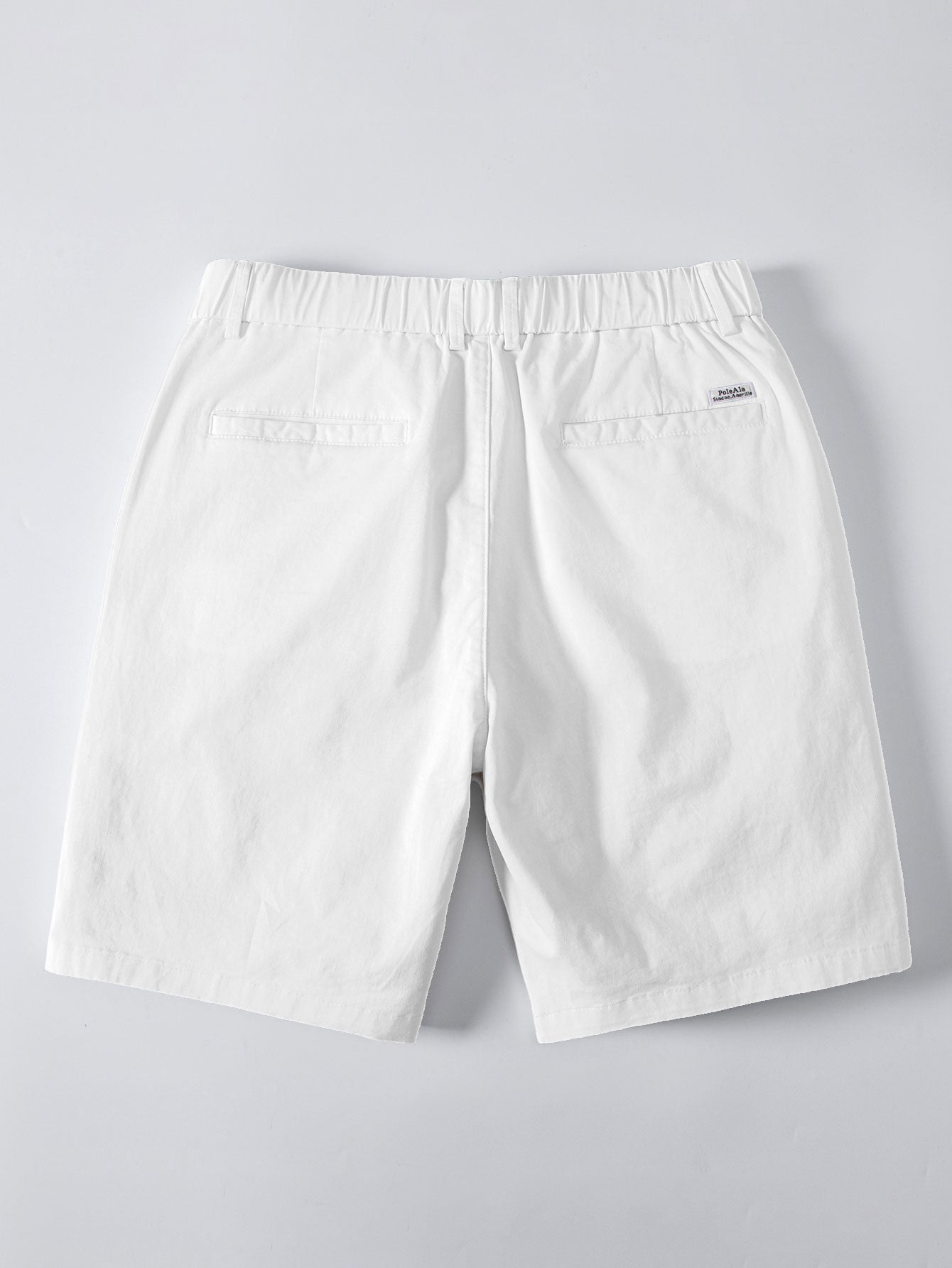 Gestreiftes Texturiertes Strick-Polo & Elastische Chino-Shorts