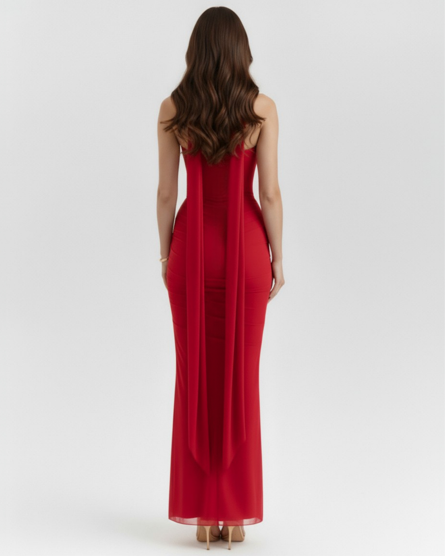 Figurbetontes langes Kleid mit Choker