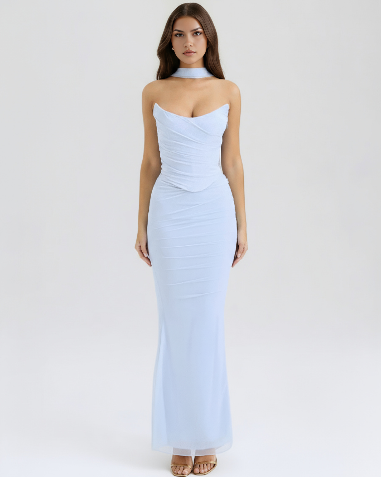 Figurbetontes langes Kleid mit Choker
