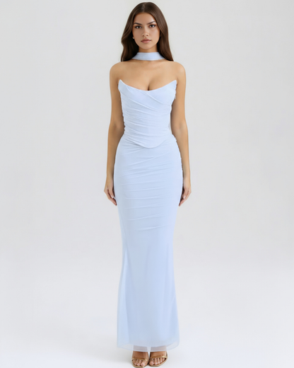Figurbetontes langes Kleid mit Choker