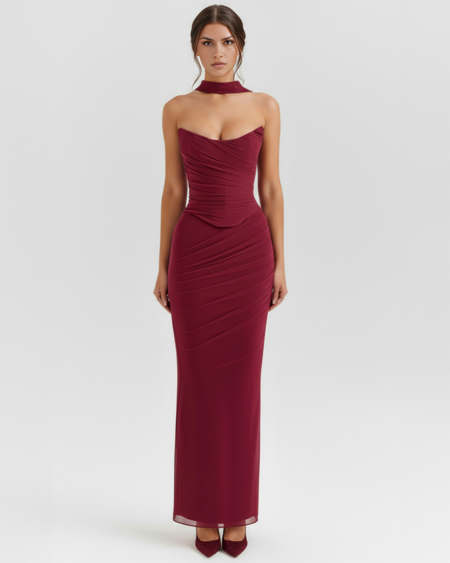 Figurbetontes langes Kleid mit Choker