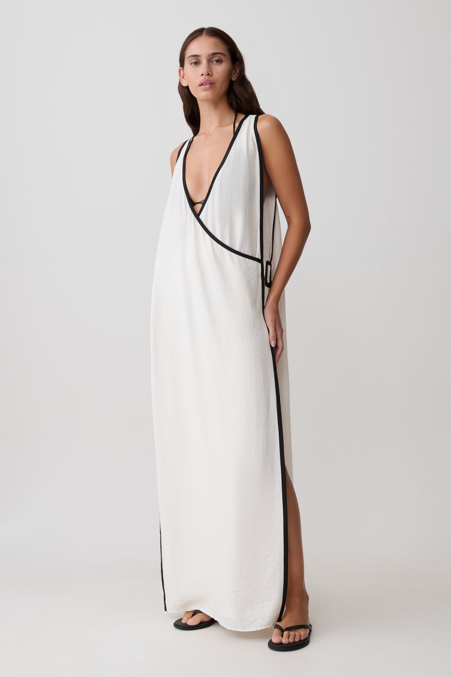 Arcadia Crossover Coverup Maxi Kleid - Weiß