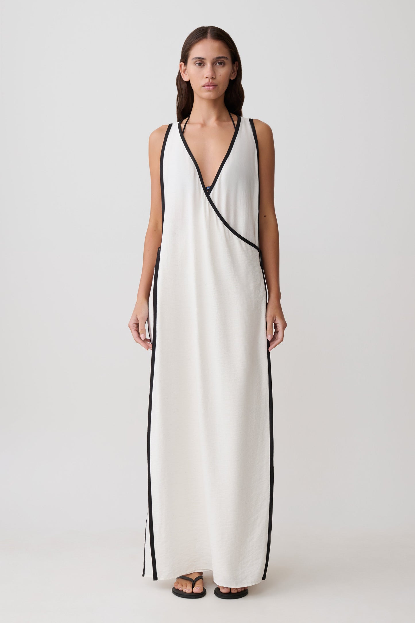 Arcadia Crossover Coverup Maxi Kleid - Weiß
