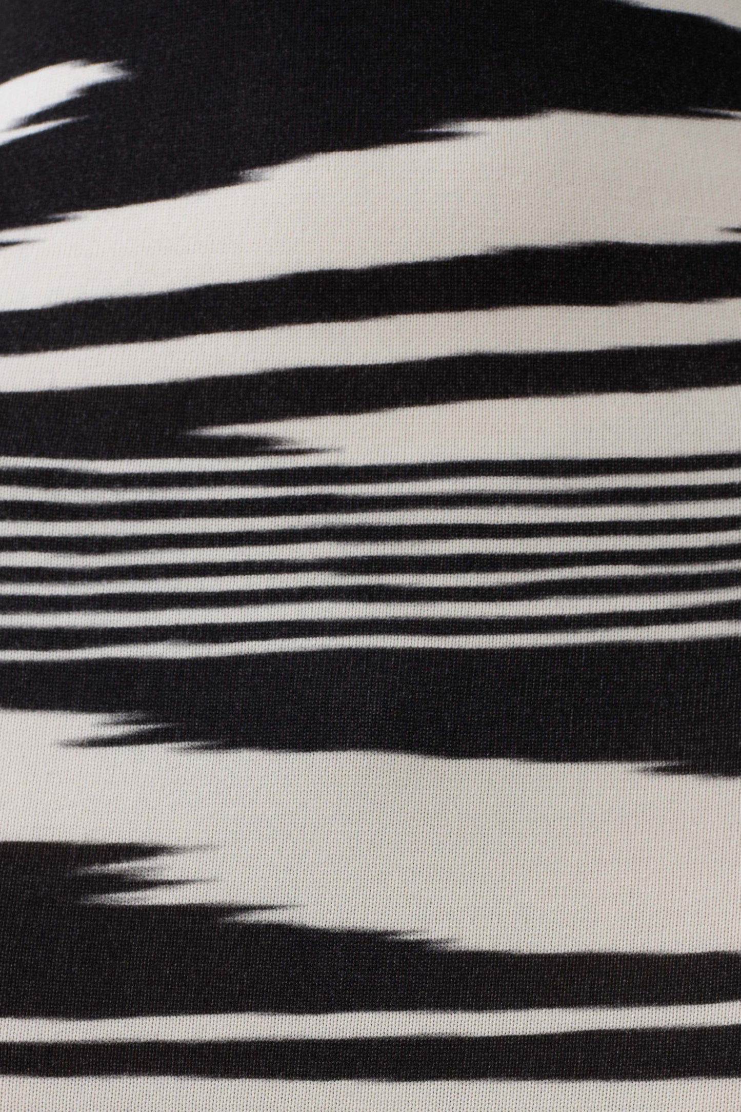 Ashtin Cross Front Strick Maxi-Kleid - Linear Shift Print