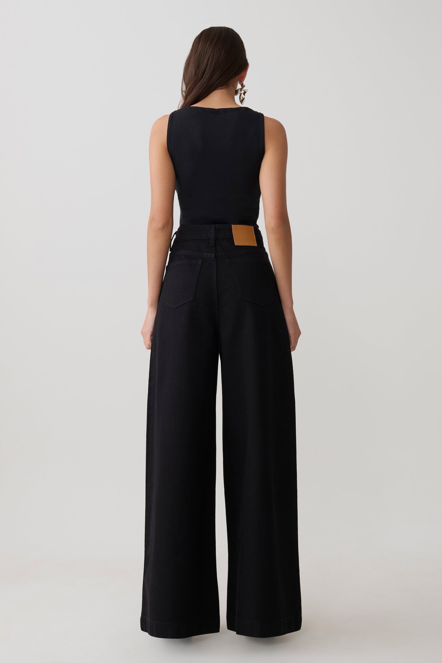 Bobby Oversized Jeans mit vorderer Falte - Schwarz