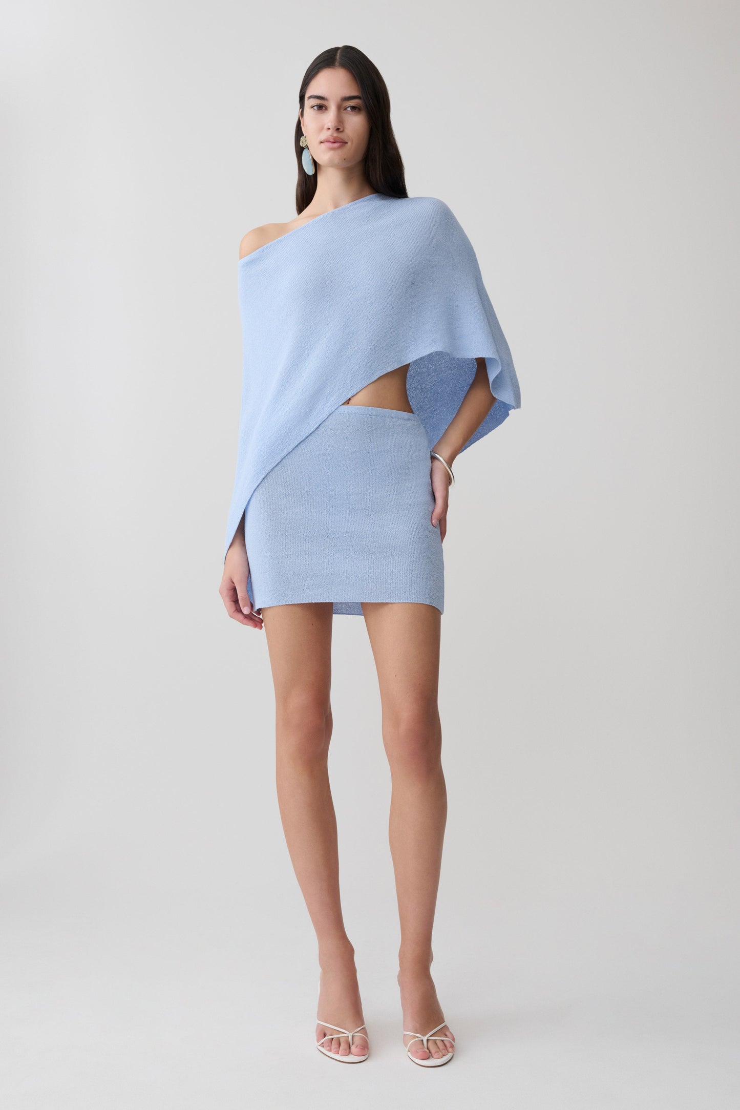 Loura One Shoulder Strick-Cape-Top - Kornblumenblau