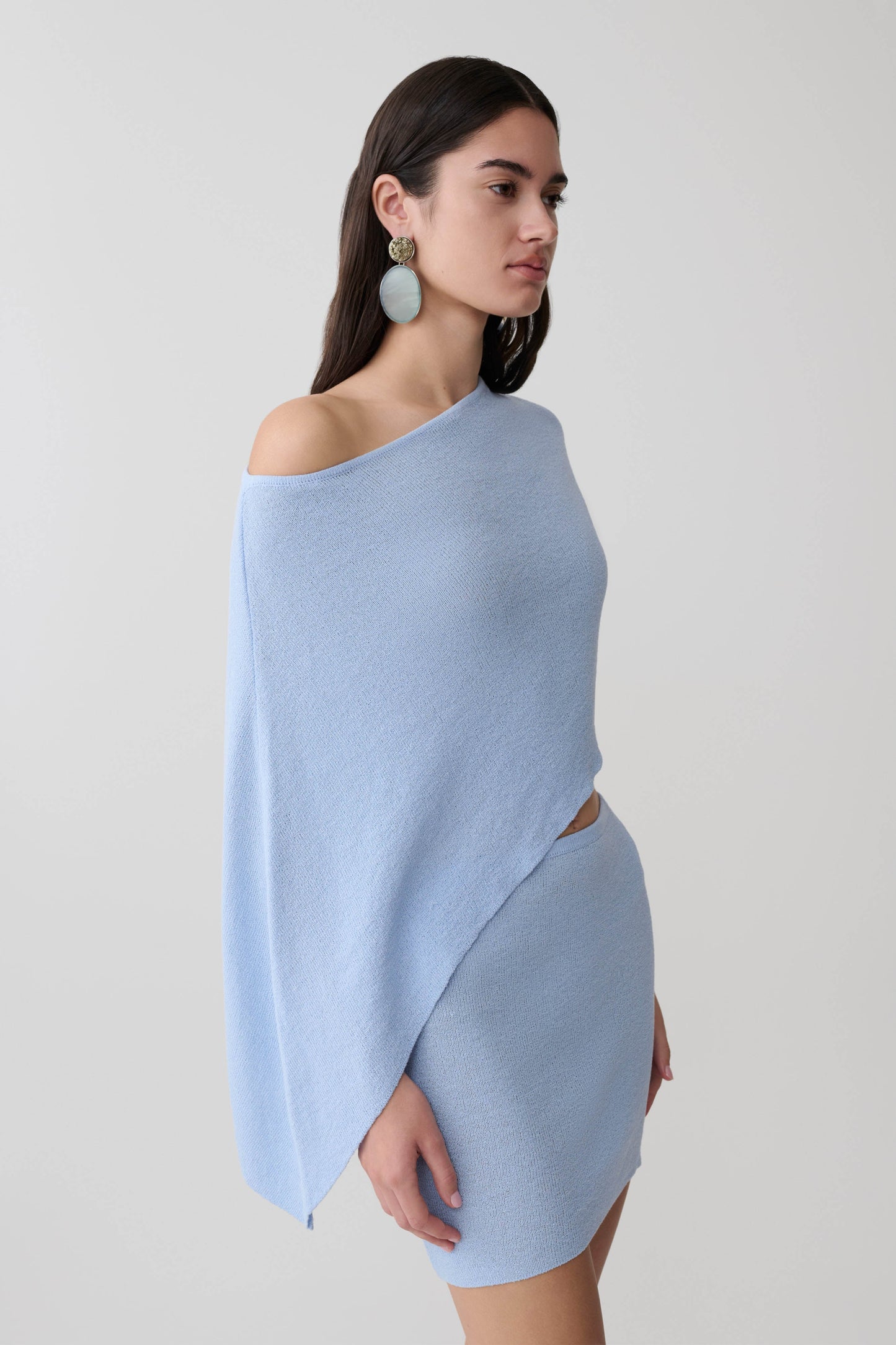 Loura One Shoulder Strick-Cape-Top - Kornblumenblau