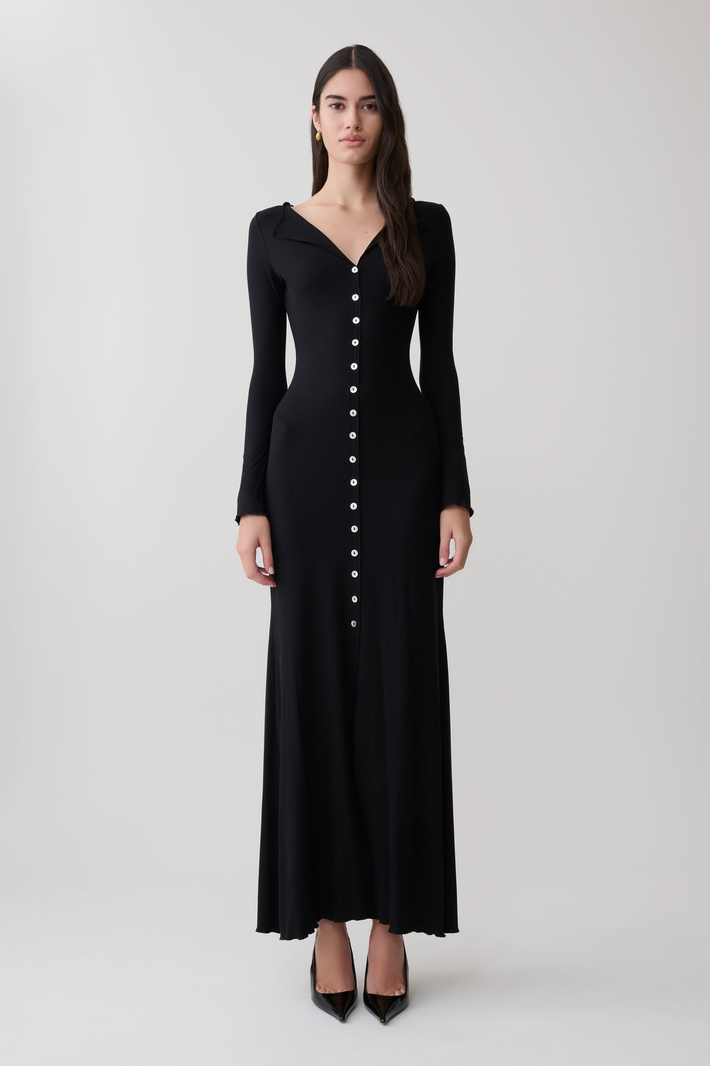 Tanya Knopf-Longsleeve-Maxi-Kleid - Schwarz