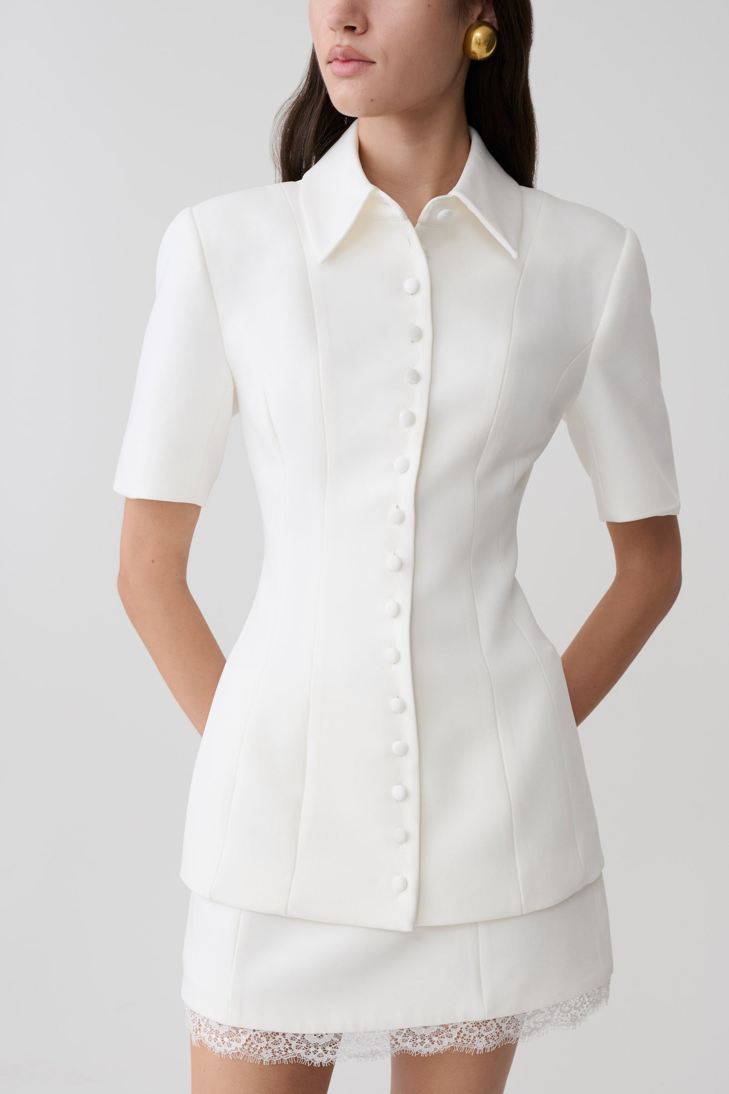 Ariella Kurzarm-Bluse mit Knöpfen - Weiß