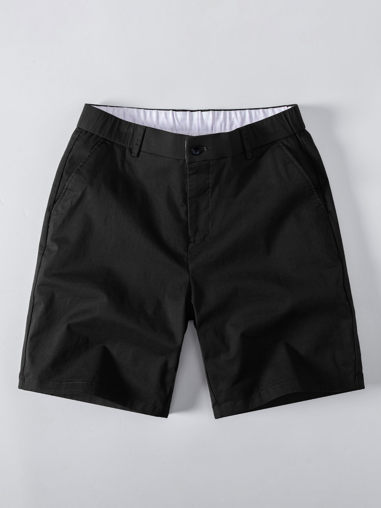 Gestreiftes Texturiertes Strick-Polo & Elastische Chino-Shorts