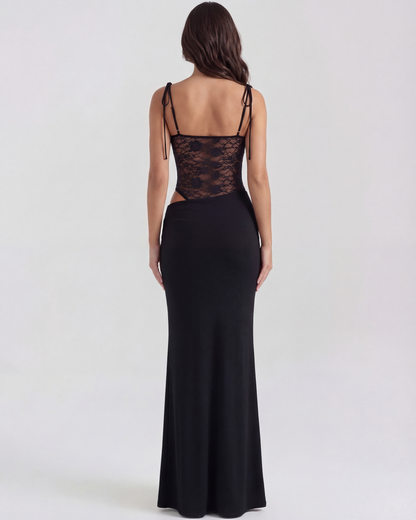 Langes Kleid mit Spitze und dünnen Trägern