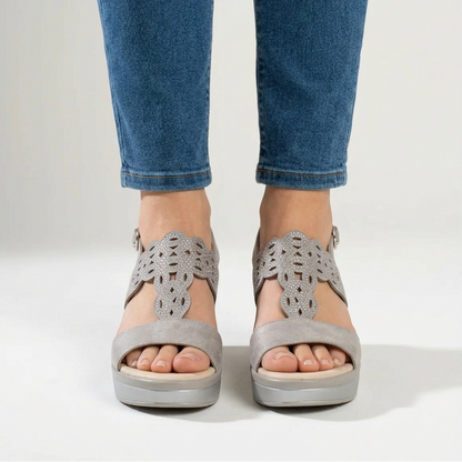 Rachele - Bequeme Sandale für Damen mit Keilabsatz