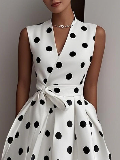 Stilvolles Polka Dot Ärmelloses Midikleid