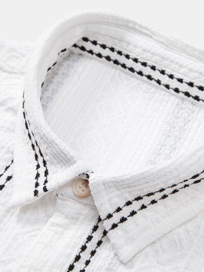 Geometrisch gestreifte Jacquard-Knopfhemd & crinkle-texturierte Shorts mit Kordelzug (5")