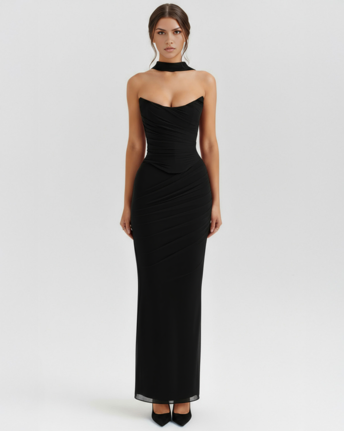 Figurbetontes langes Kleid mit Choker