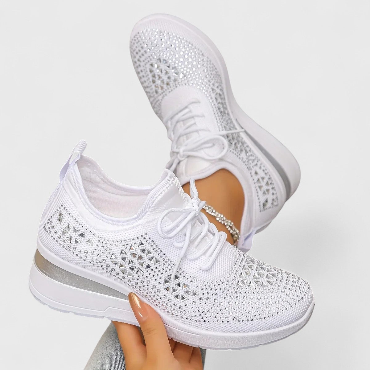 Viviane - glitzerndem Finish.