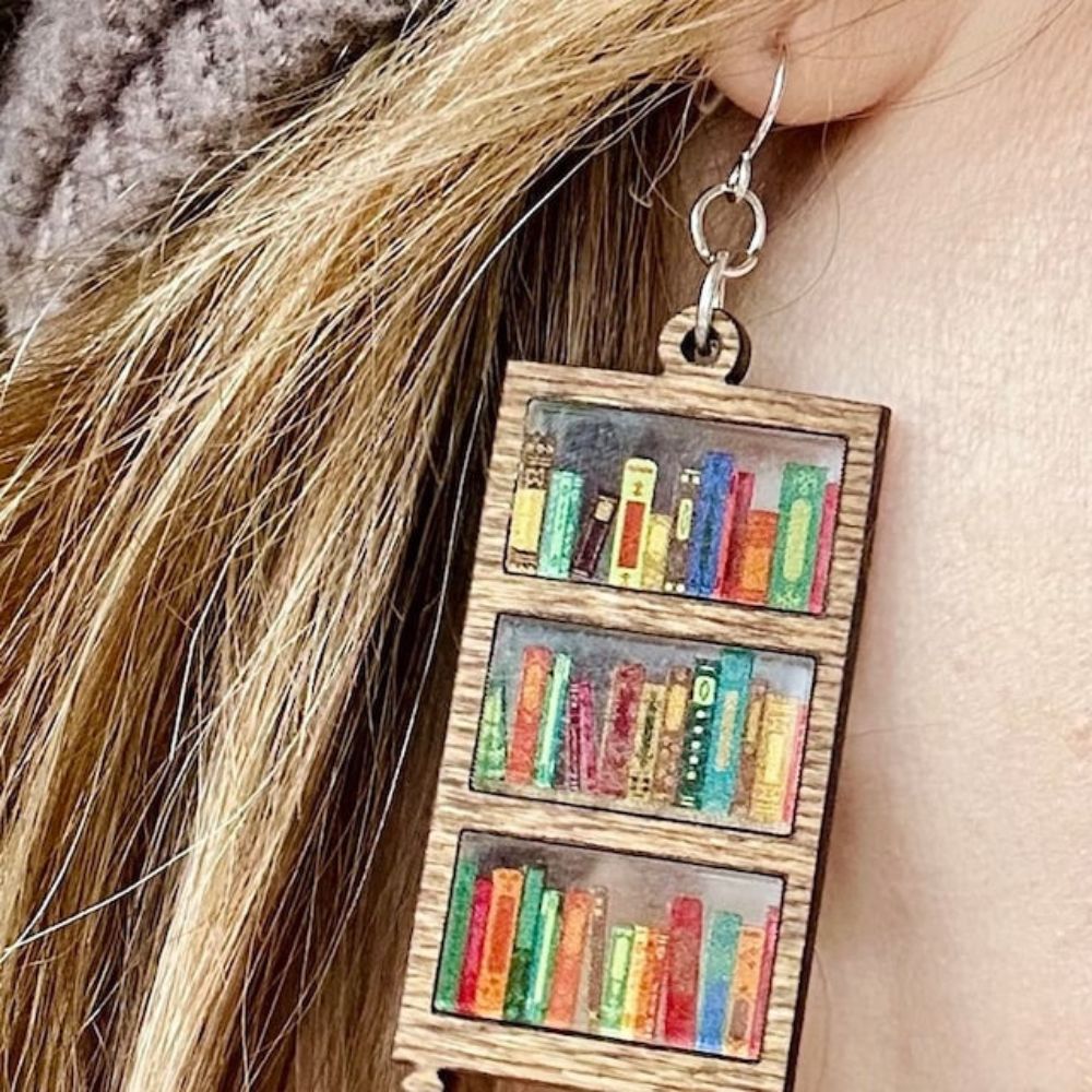 Ohringe für Bücherliebhaber im eleganten Design