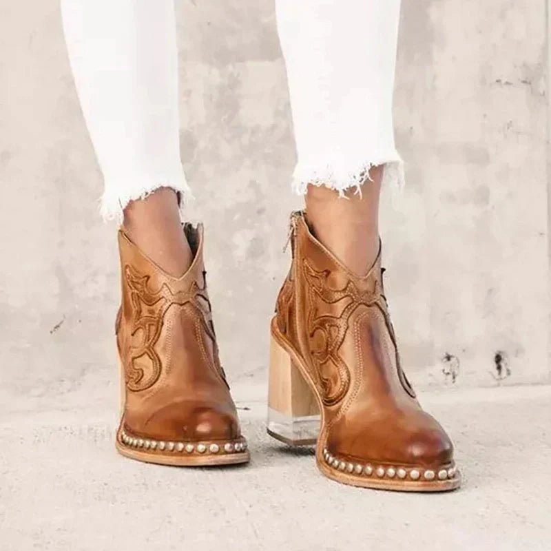 Sue™ Norwich bestickte Lederstiefel
