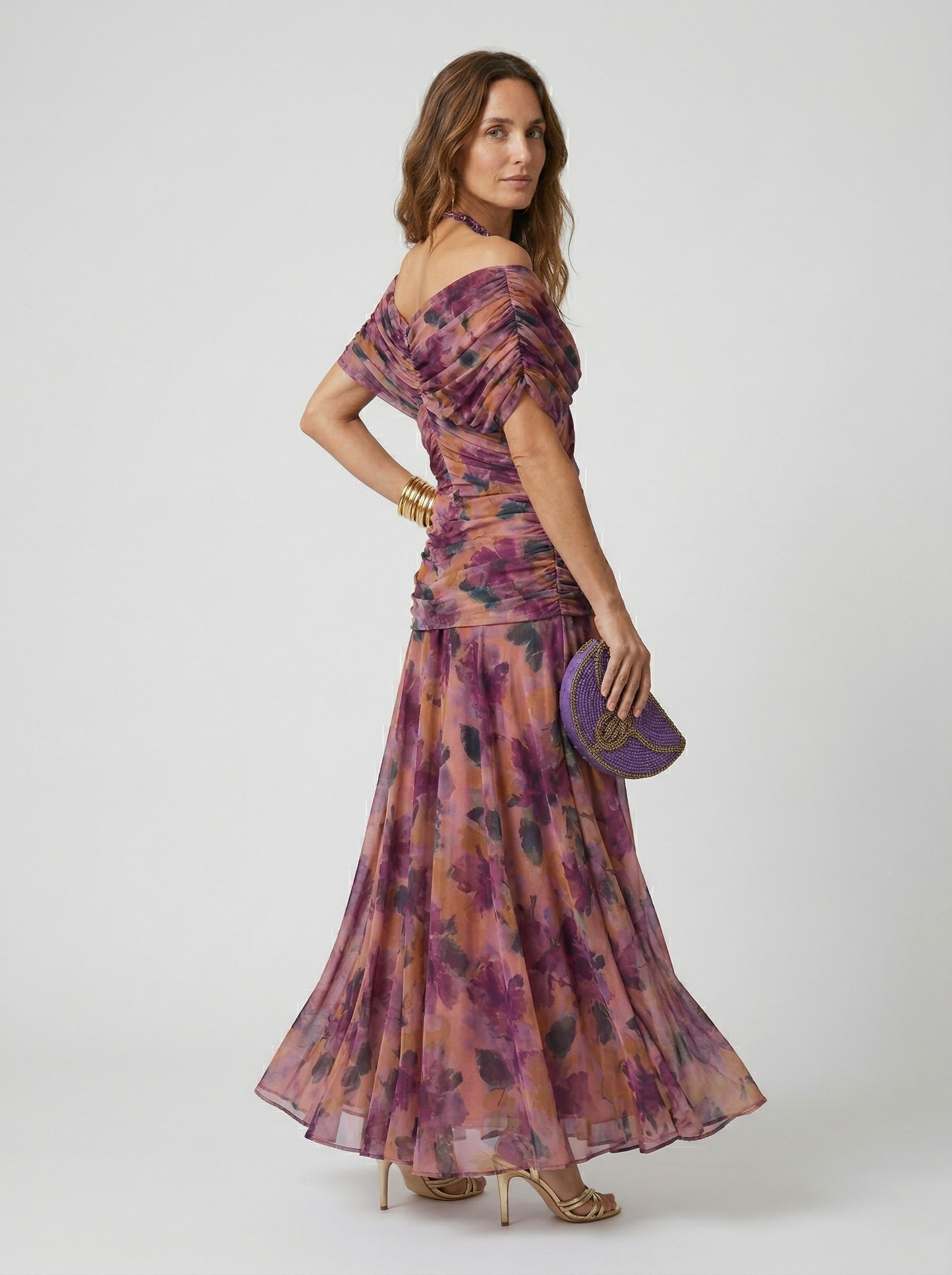 Langes Kleid mit V-Ausschnitt
