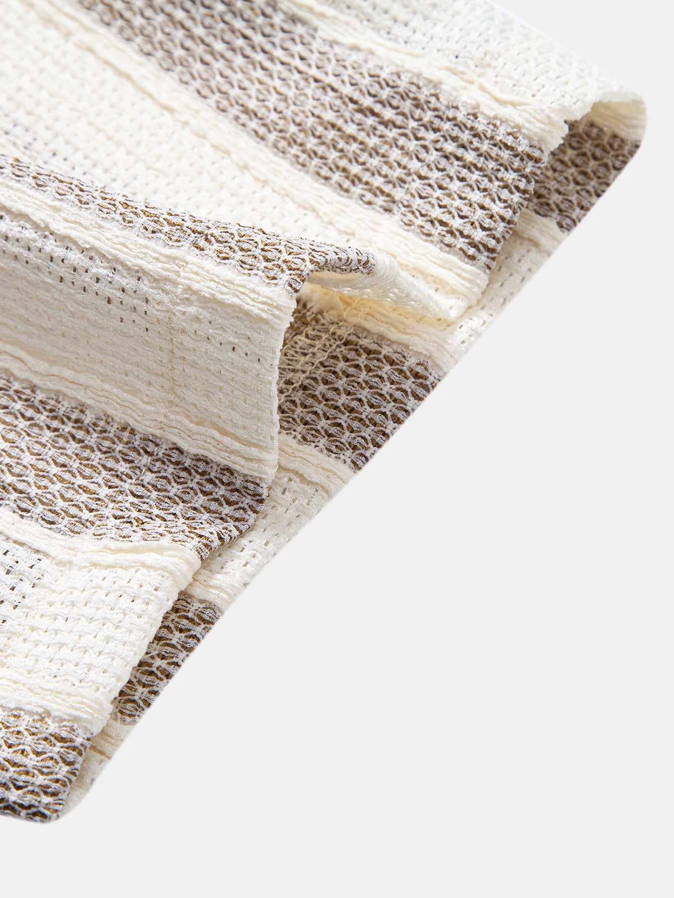 Texturiertes gestreiftes Hemd mit Knöpfen & knitterfreier, gerader Hose