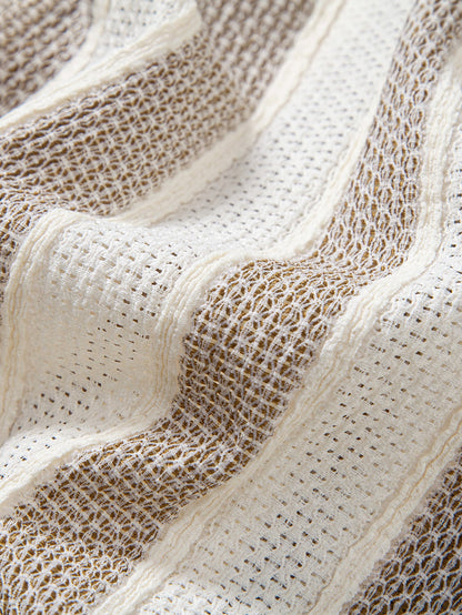 Texturiertes gestreiftes Hemd mit Knöpfen & knitterfreier, gerader Hose