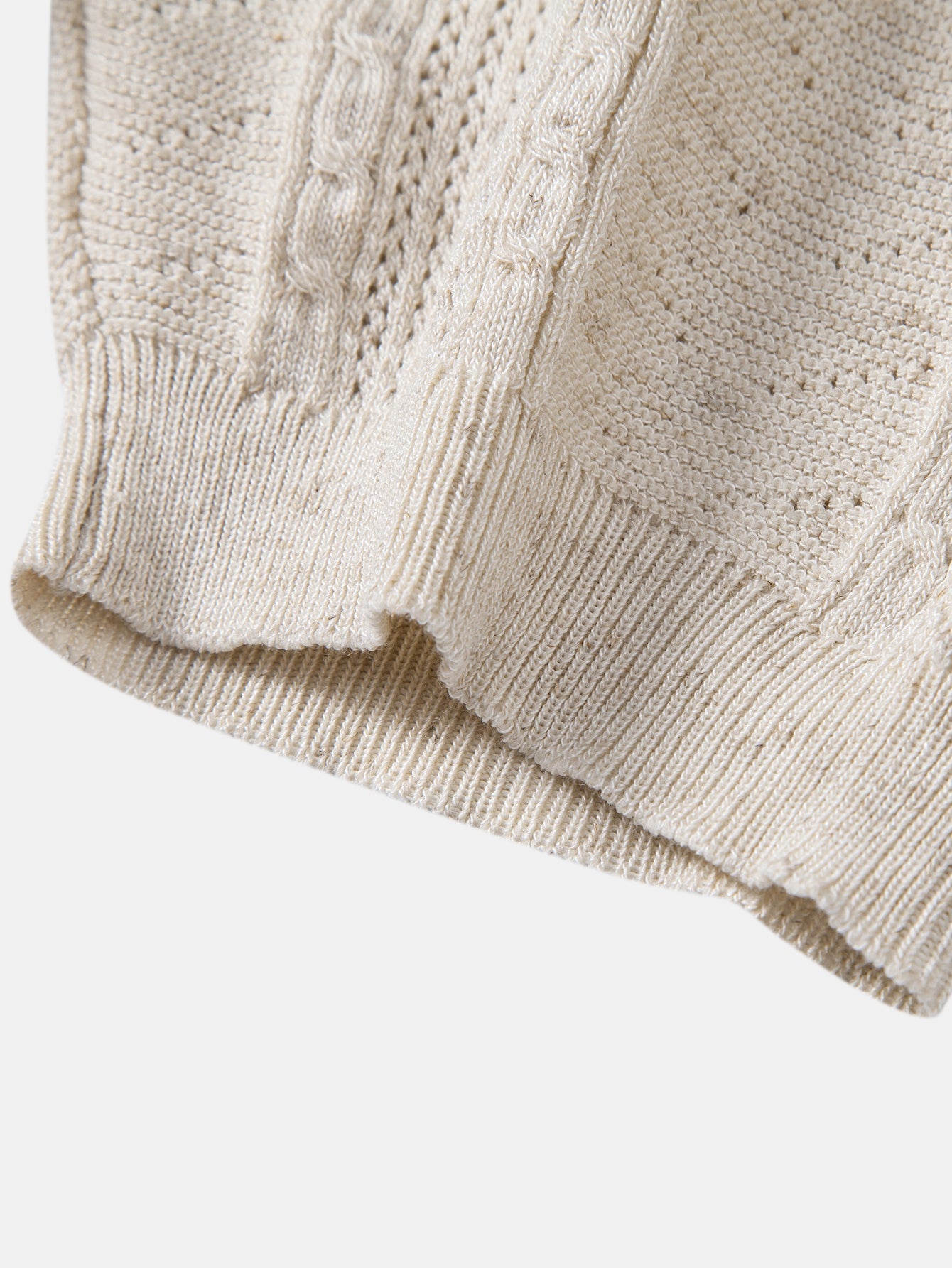 Leinenstrukturiertes Strickpolo & gerade geschnittene Leinenhose
