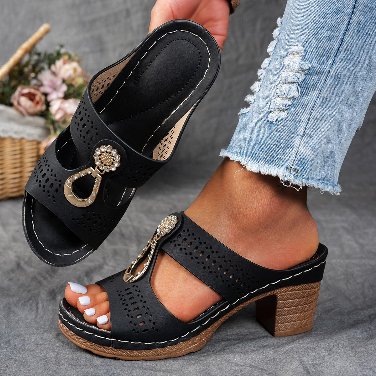 Orthopädische Sandalen mit Strass-Absatz