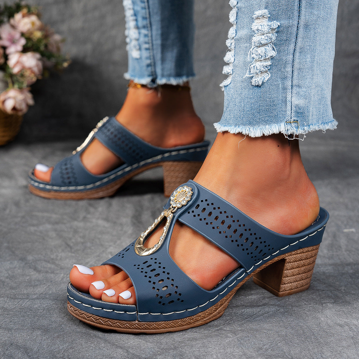 Orthopädische Sandalen mit Strass-Absatz