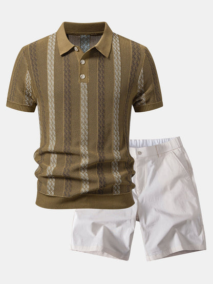 Gestreiftes Texturiertes Strick-Polo & Elastische Chino-Shorts