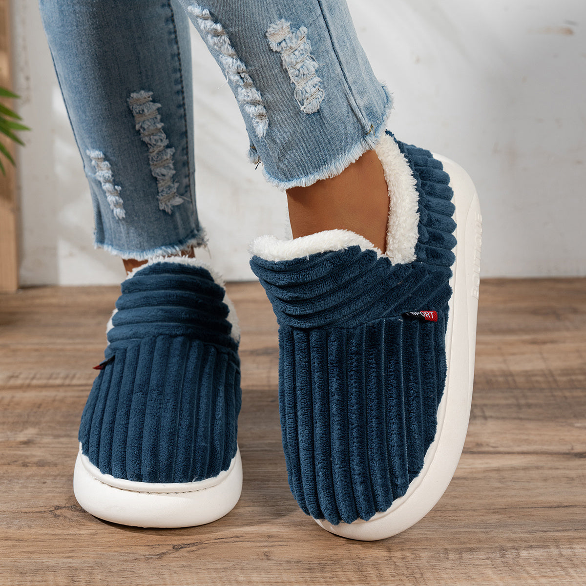 NORDWARM™ | Plüsch-Hausschuhe für Warmen Komfort