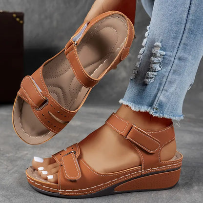 Veera™ | Elegante Keilabsatz-Sandalen