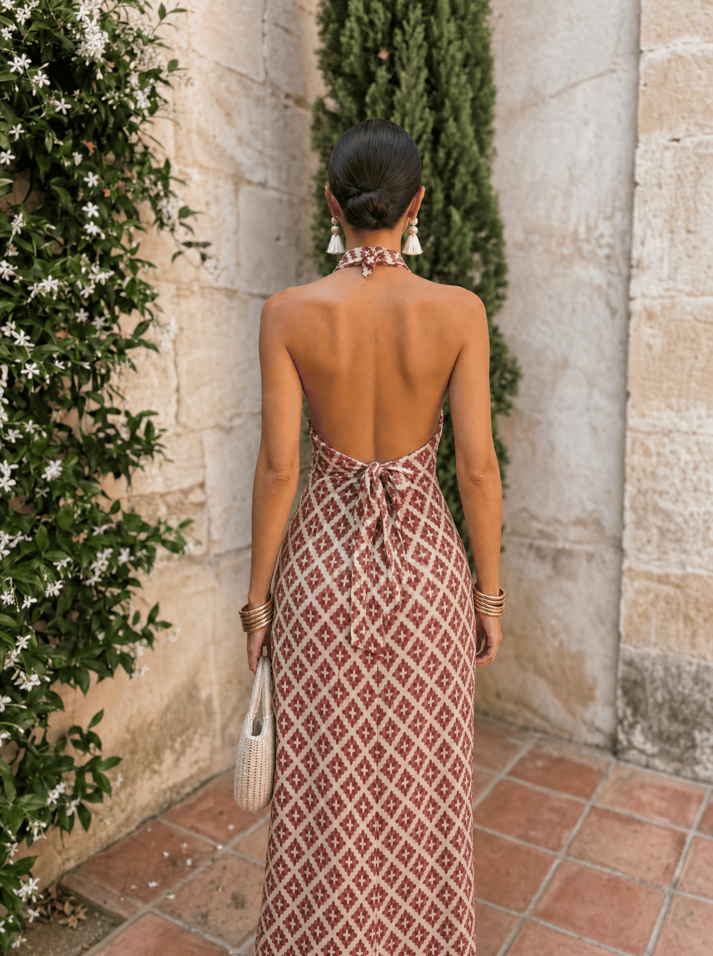 Elegantes Kleid mit schulterfreiem Design